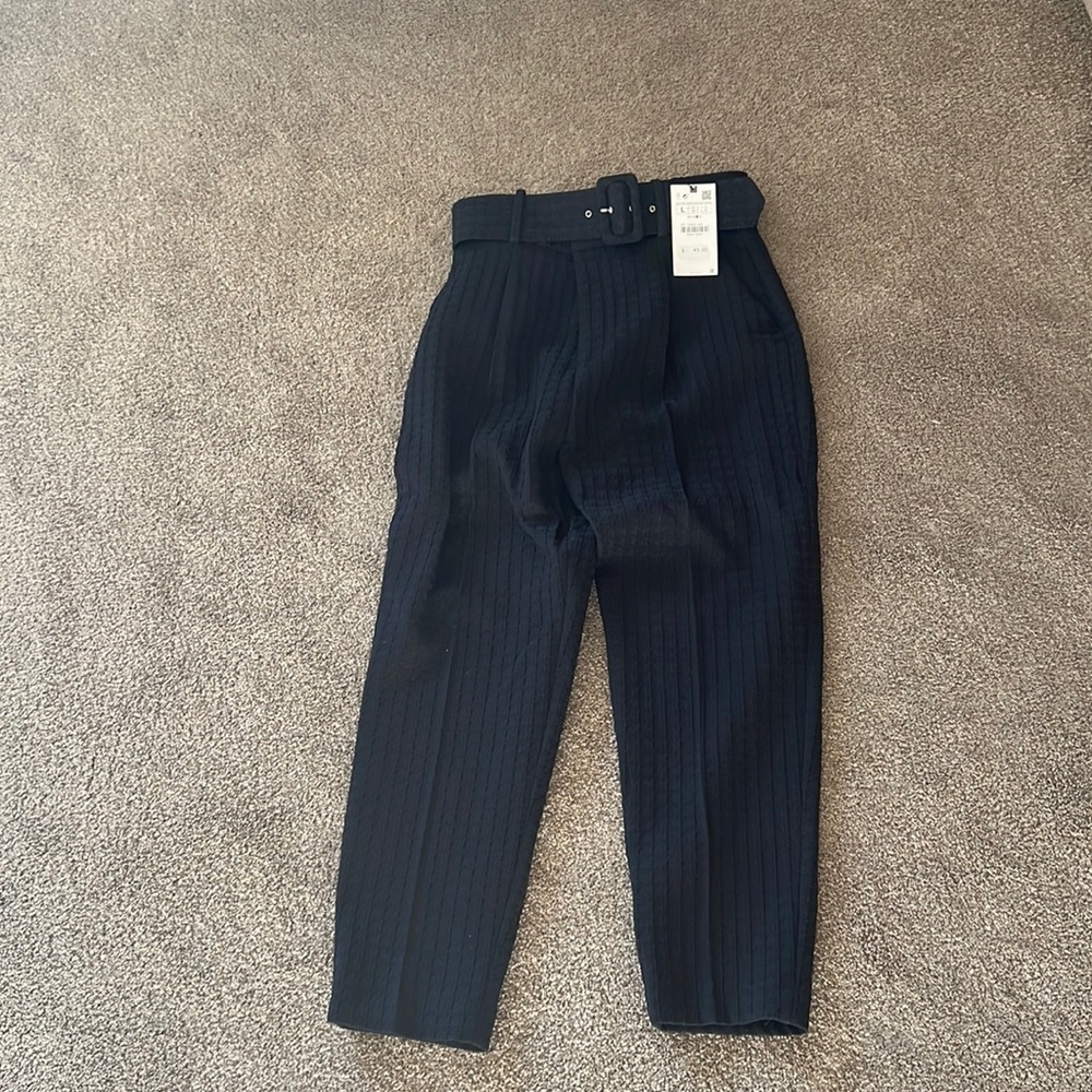 Trendy Zara Pants - Versatile and Comfortable